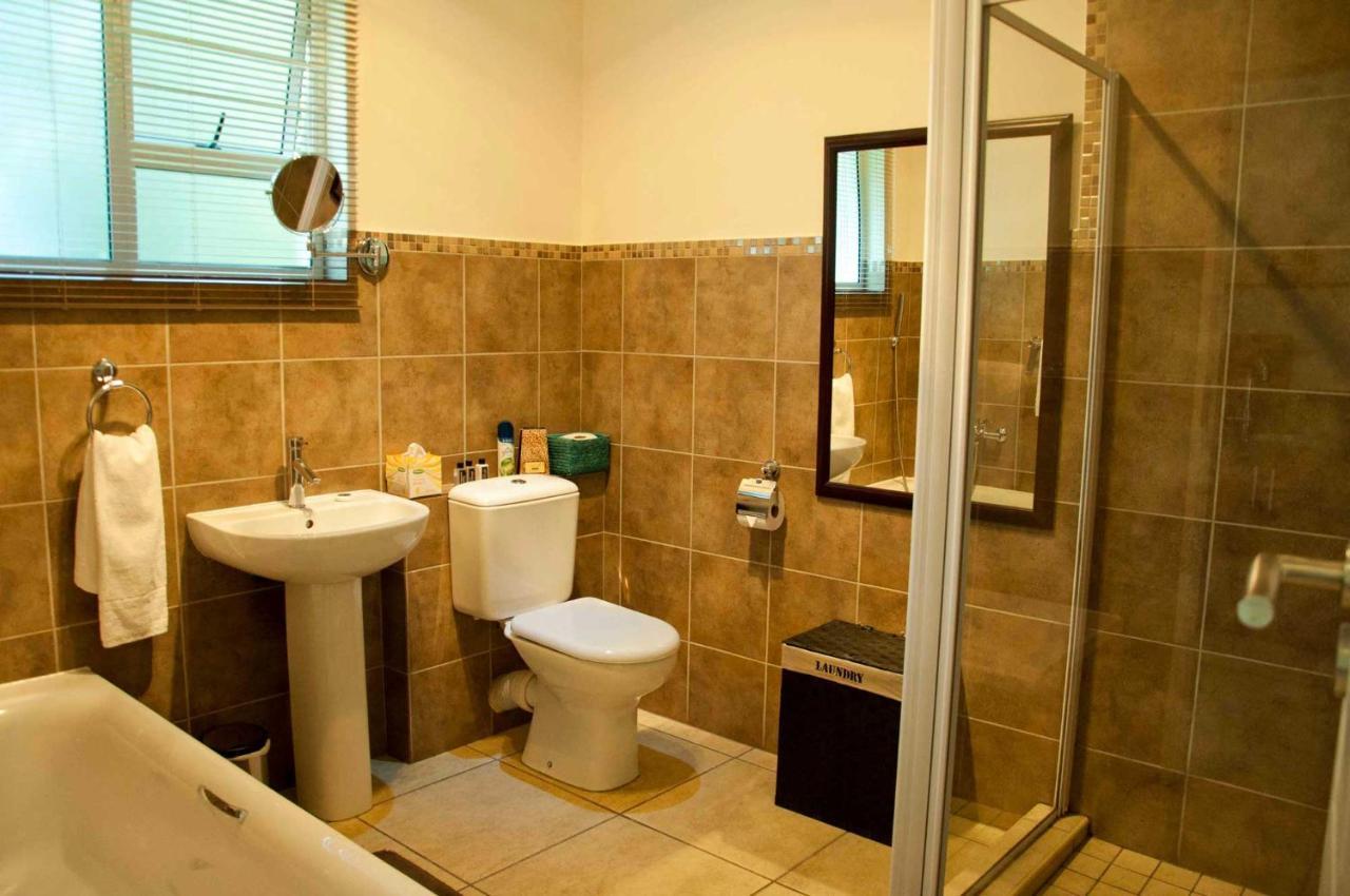 Amohela Guesthouse Midrand Exterior photo