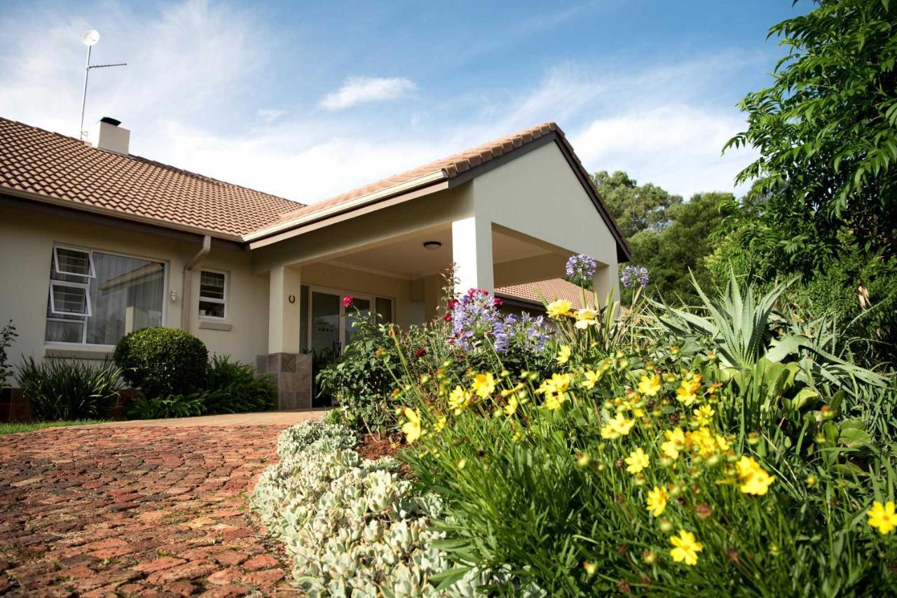 Amohela Guesthouse Midrand Exterior photo
