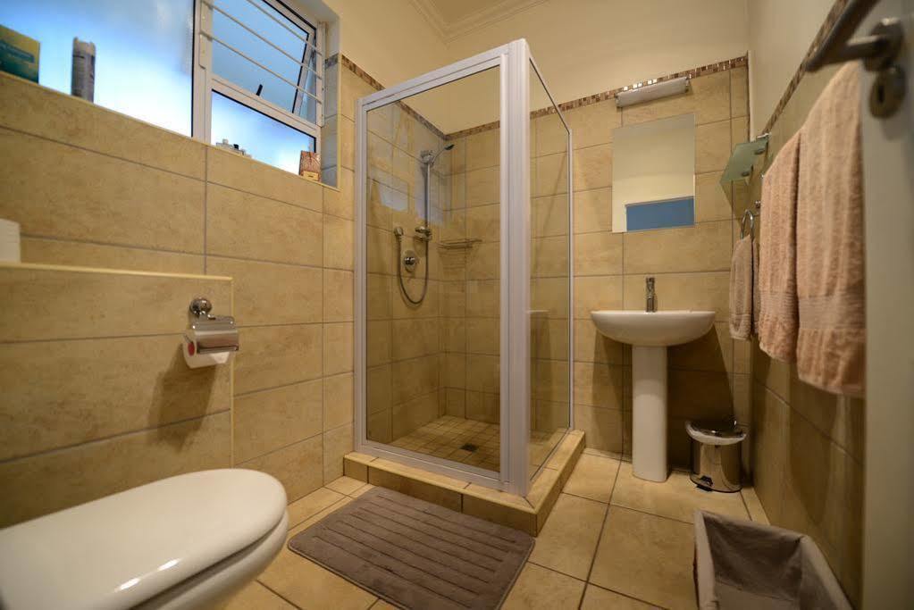 Amohela Guesthouse Midrand Exterior photo