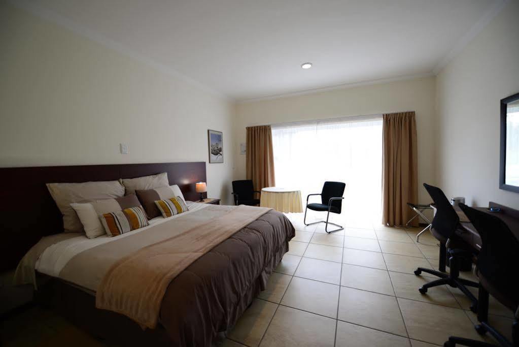 Amohela Guesthouse Midrand Exterior photo